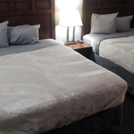 Hotel 2 Queen Beds Hotel Room 220 Booking 斯蒂尔沃特 外观 照片