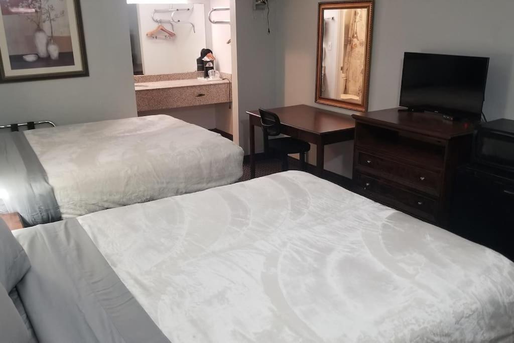 Hotel 2 Queen Beds Hotel Room 220 Booking 斯蒂尔沃特 外观 照片