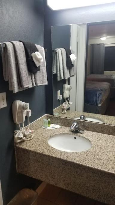 Hotel 2 Queen Beds Hotel Room 220 Booking 斯蒂尔沃特 外观 照片